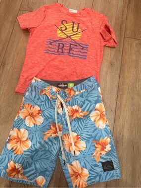 Quiksilver Light Blue Swim Trunks w Subtle Hibiscus Accent Hannah swimshirt 0331